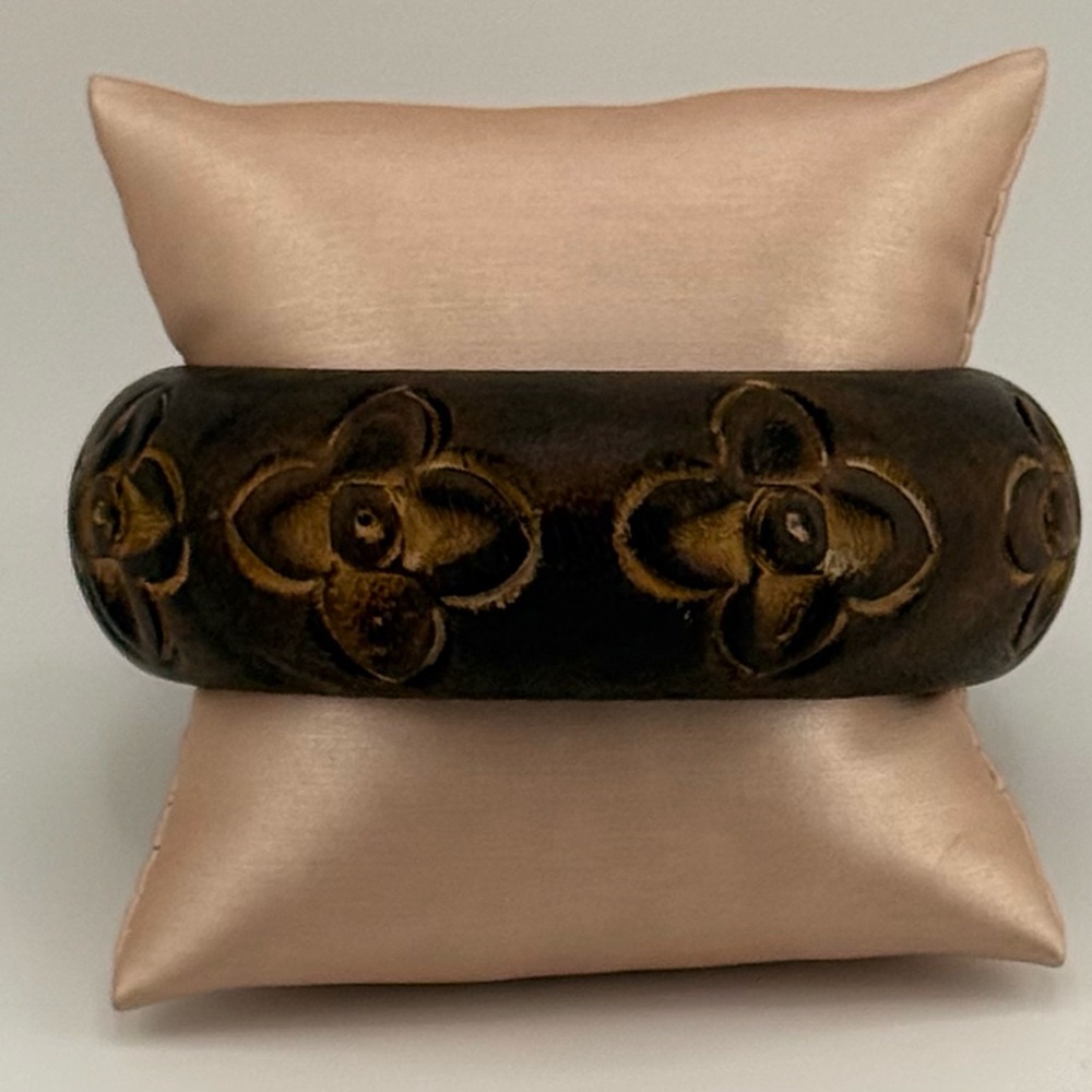 Handmade Carved Wood Floral Design Bangle Bracelet - Picture 3 of 14